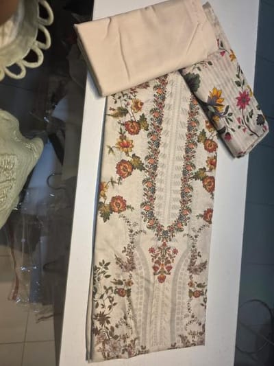 Premium Digital Printed Pakistani Cotton Three-Piece Collection_img_14